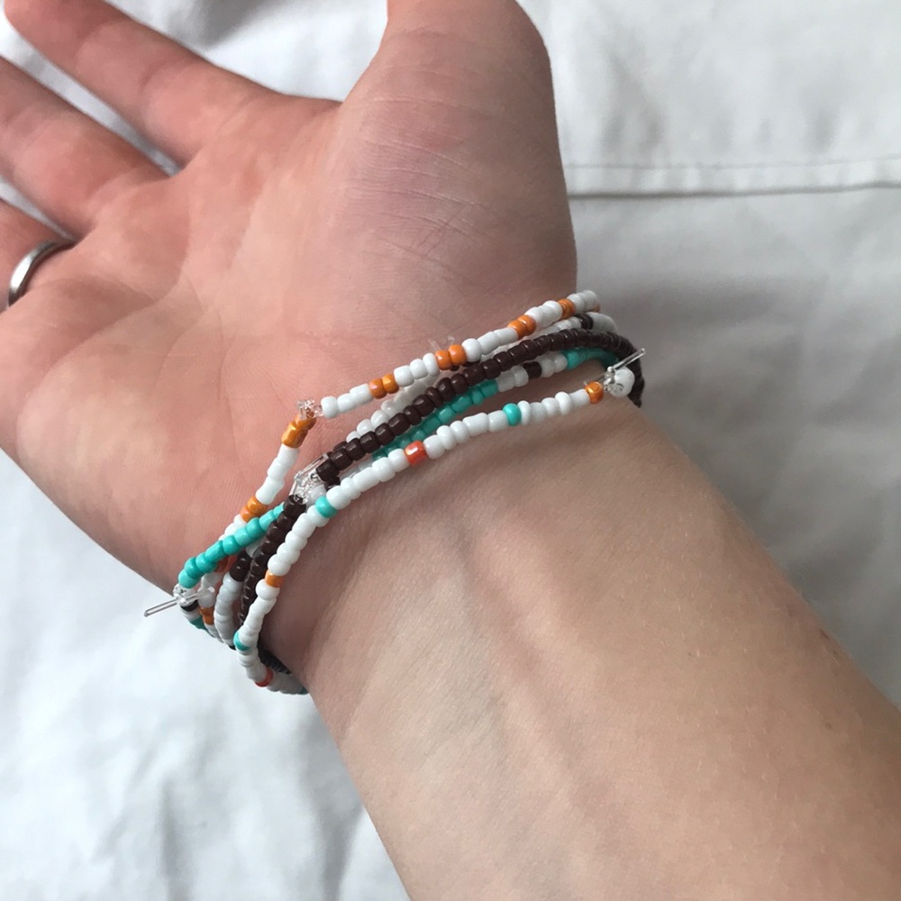 Beach loose bracelet set of 5 seed bead bracelets - Picture 3 of 3